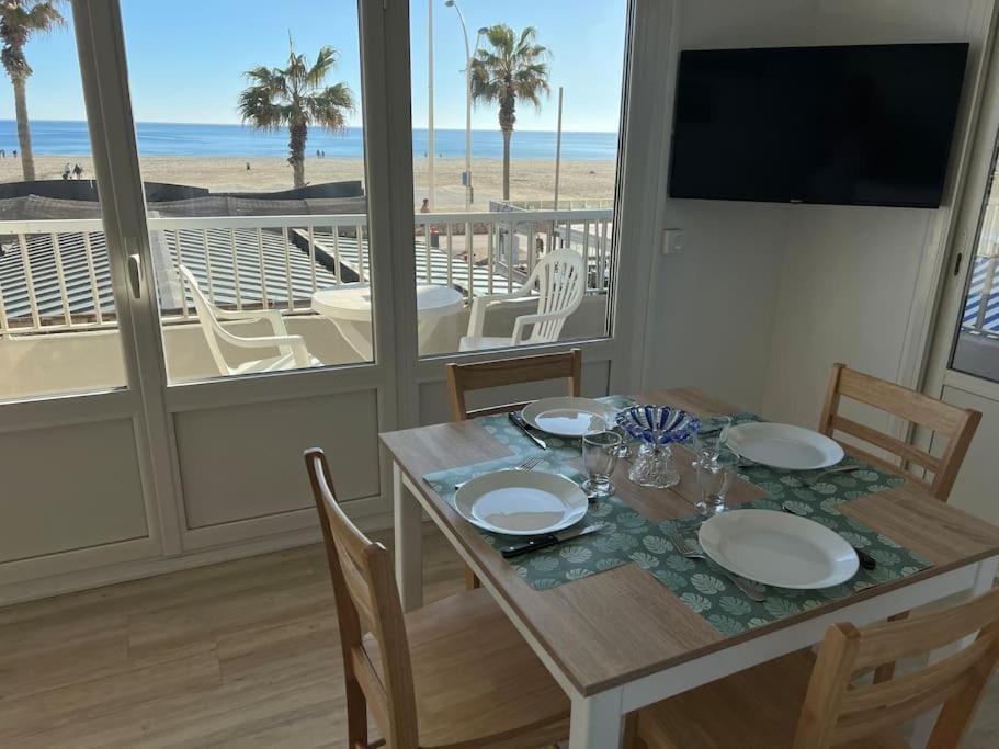 Le Carrousel - Apt Vue Mer - Plage A 10 M - Clim - Wifi Canet-en-Roussillon Zewnętrze zdjęcie