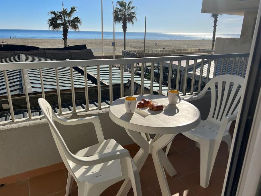 Le Carrousel - Apt Vue Mer - Plage A 10 M - Clim - Wifi Canet-en-Roussillon Zewnętrze zdjęcie