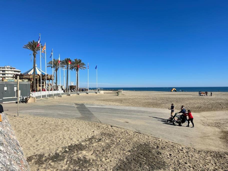 Le Carrousel - Apt Vue Mer - Plage A 10 M - Clim - Wifi Canet-en-Roussillon Zewnętrze zdjęcie