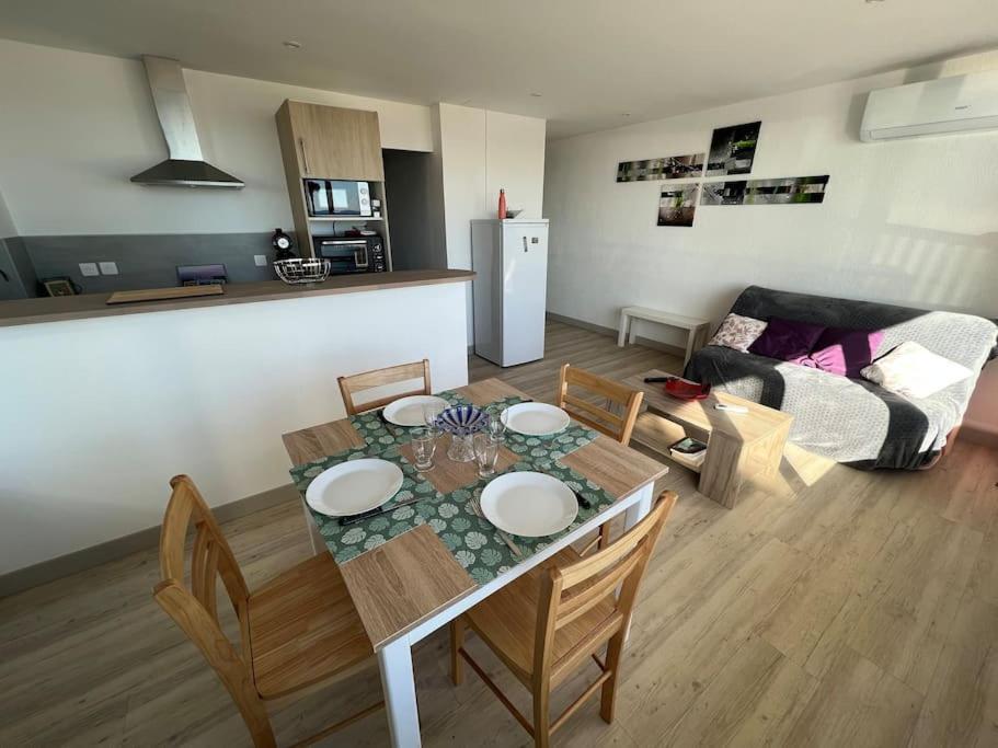 Le Carrousel - Apt Vue Mer - Plage A 10 M - Clim - Wifi Canet-en-Roussillon Zewnętrze zdjęcie