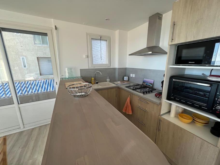 Le Carrousel - Apt Vue Mer - Plage A 10 M - Clim - Wifi Canet-en-Roussillon Zewnętrze zdjęcie